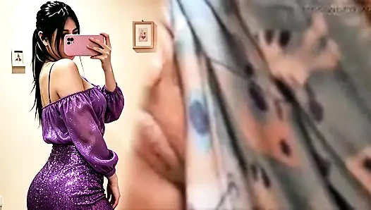 Porno Oyuncusu Vajinasını Gösteriyor