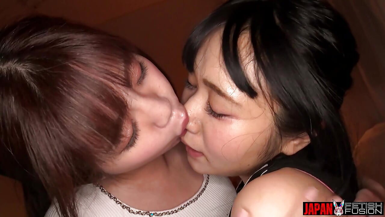 Nimo Sucks Her Friend Fuu's Nose Until It's Soaked in Spit in the Bedroom.