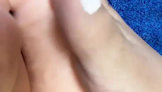 Горячий пакет для любителей фут-фетиш, фотографии ступней, мастурбация сливочными ступнями