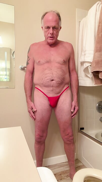 Sissy Perry drinks his piss