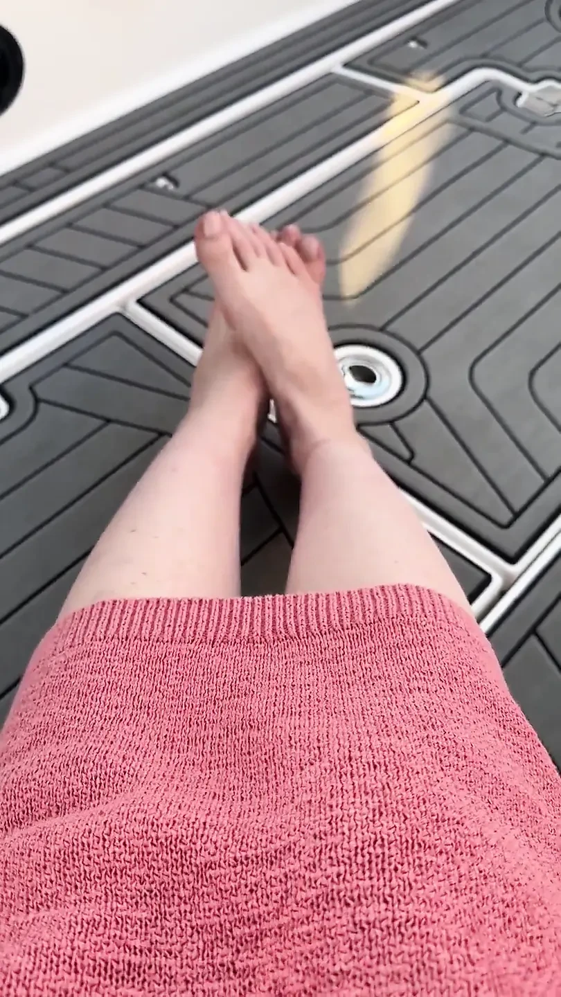 I'm Playing with My Legs