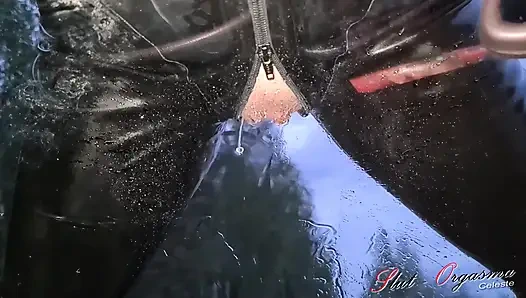 Köle sürtük-orgazm celeste araba penceresinde edepsizce ortalığı dağıtıyor