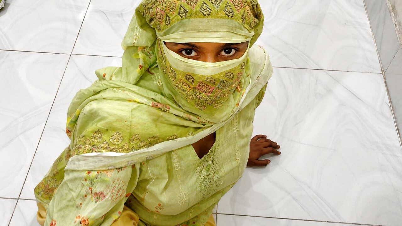 Bangladeshi maid was fucked by her boss for asking for increase her salary