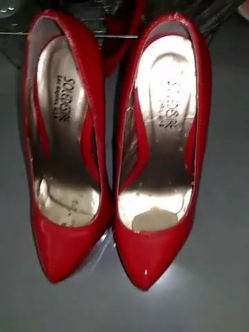 Cum in red heels