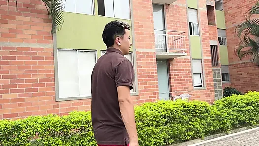 Gadis tak dikenal memintaku padanya tanpa kondom dan berakhir dengan seks terbaik dalam hidup kita.