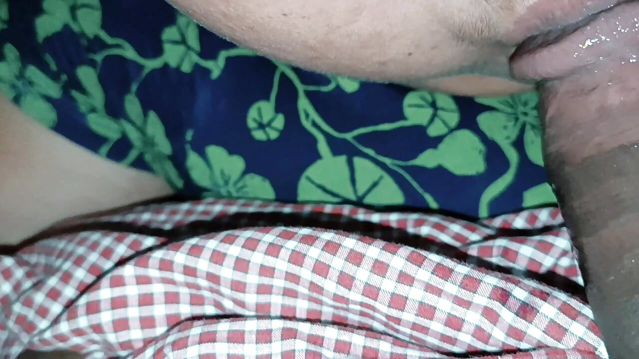 Hintli sakso yarak emiyor ateşli kız seksi edepsiz konuşma