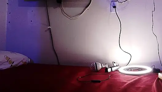 Шучу, заставил непослушную девчонку сосать и позволил ей катиться по шерсти.