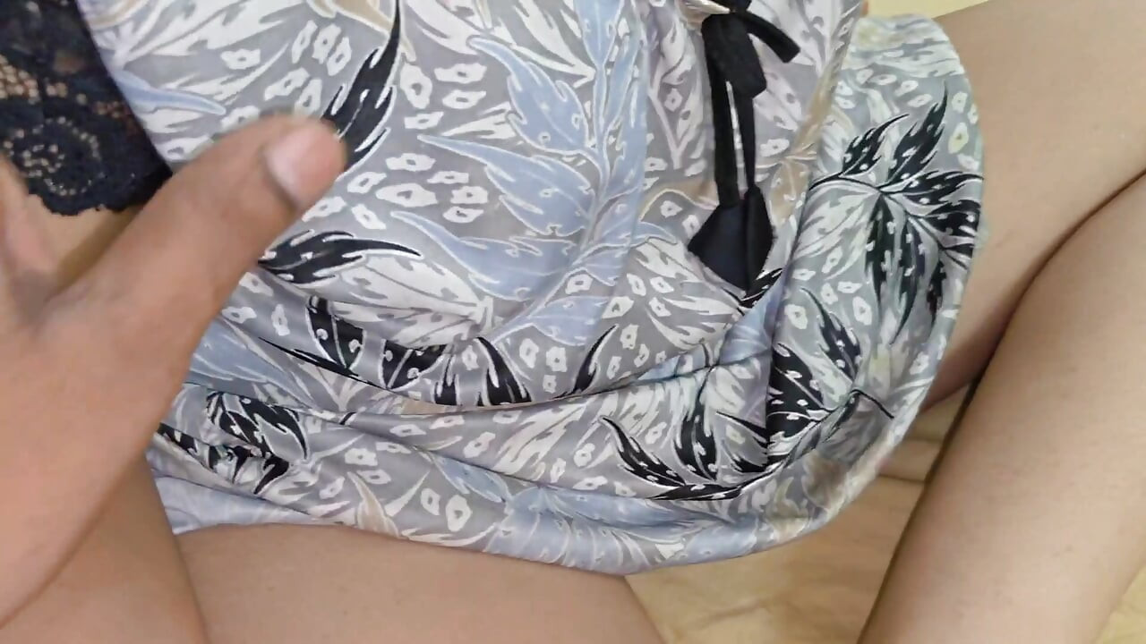 Bhabhi ka waxing karne ke bad chudai kiya