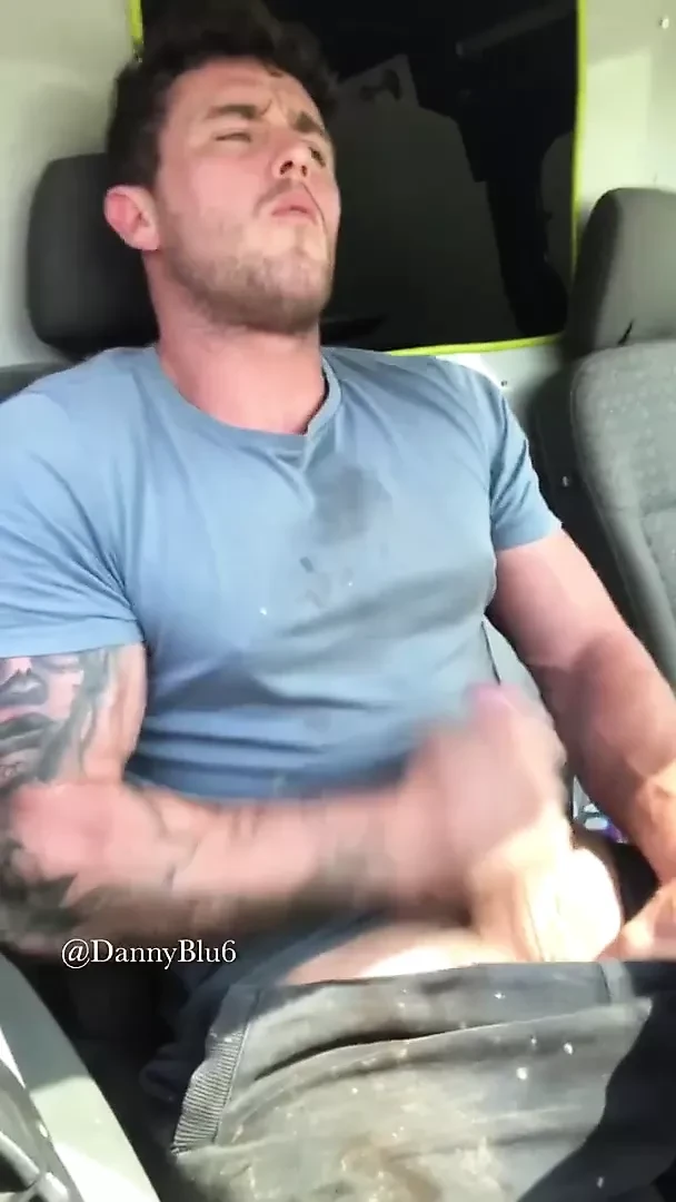 Fit british chav lad se corre en su furgoneta