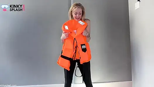 Asmr rettungsjacke, fetisch-geständnis in glänzenden leggings