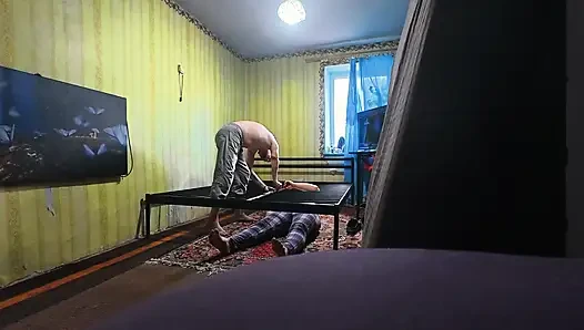 Hinter den kulissen, ungeschnitten. Wir bauen ein neues sexbett