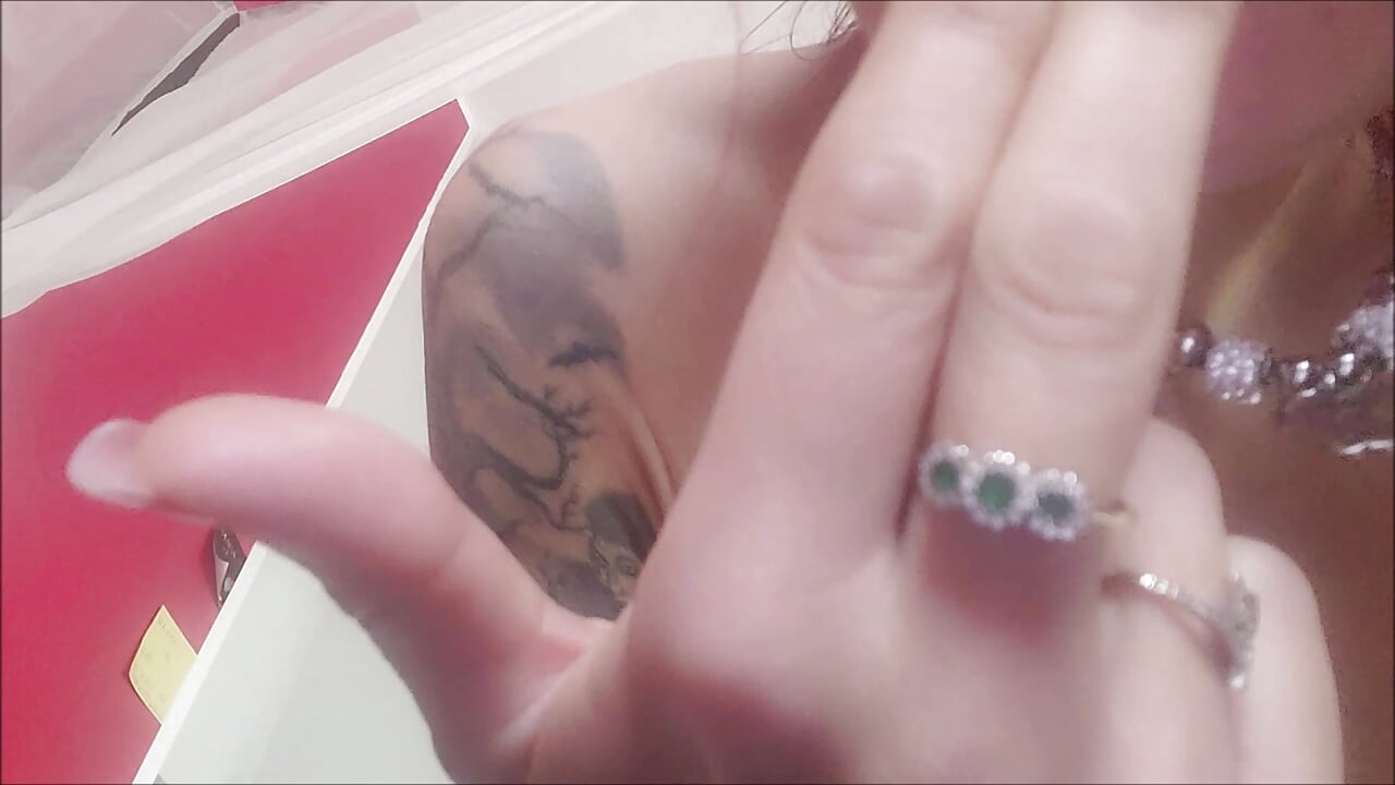 Багато гарячих епізодів з красивою Лавінією