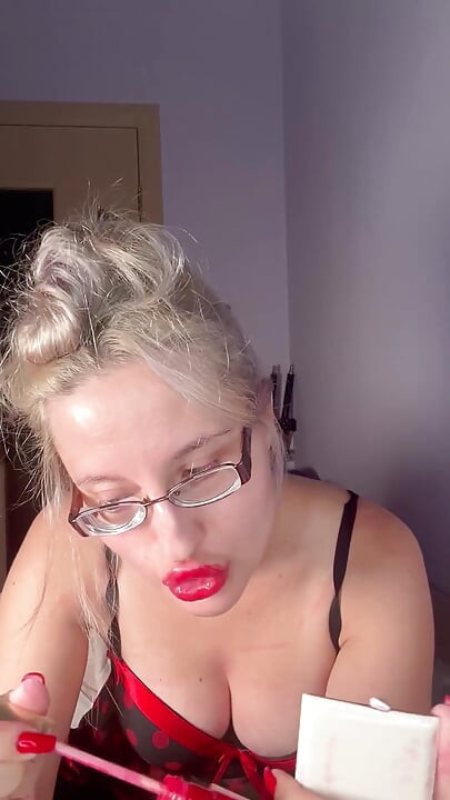 Cuckold Private Cam Worship - Goddess in Thick Eyeglasses, Wet Lips and Tongue Deep-throating Dildo While Teasing Tits for Cuck