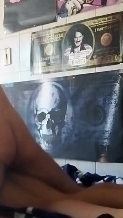 Emotivni trenutak iz "Prekrasne kurve koju jebe njen polubrat kad su ostali sami kod kuće!! 02"