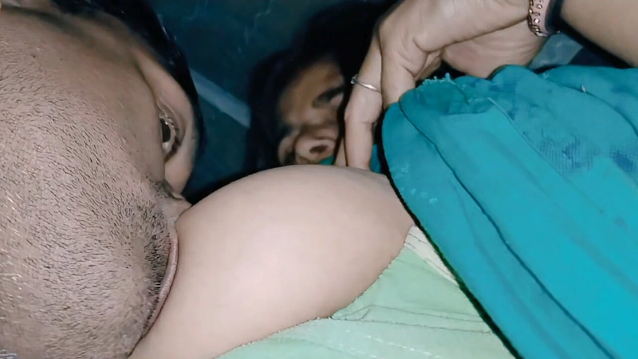 Desi hot mom Chudai Kiya Hindi Audio