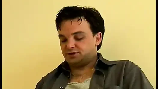 Behaarte reife mit dickem arsch auf ihr gesicht gespritzt