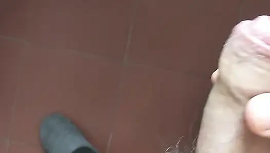 Kapının yanında elle muamele