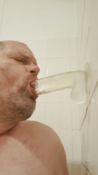 Dildo sucking in the bathtub