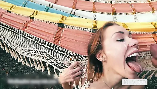 ИЗ ЗАДНИЦЫ В РОТ В ГАМАКЕ НА ПОЛЯНКИ В ЛЕСУ