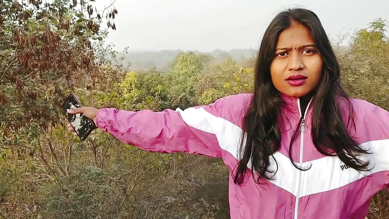 Horny Bengali secretary fucks her boss in Delhi to maintain her sexy figure