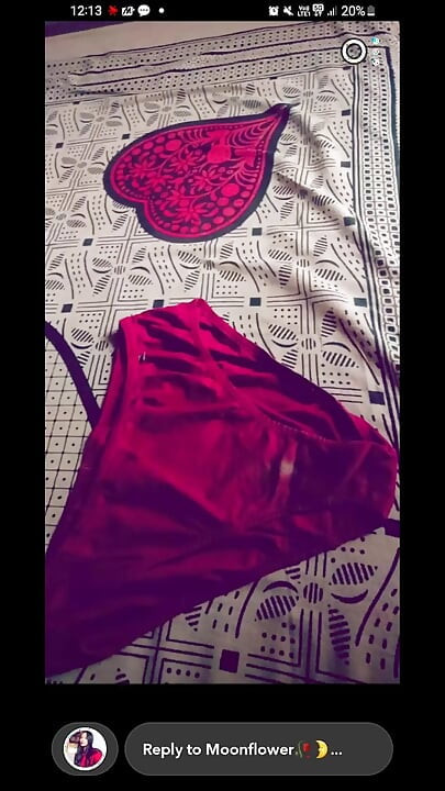 Eu estou fodendo deus por ela depois de satisfazê-la como uma boneca de foda na parede