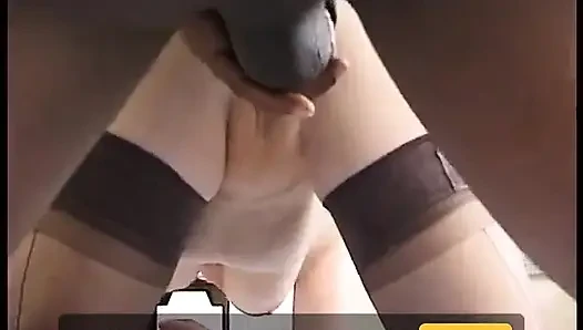 Çoraplı sarışın nine yarak emiyor ve sikiliyor