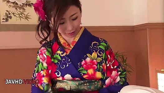 Ayumi Shinoda Giving Amazing Blowjob While Wearing Seductive Kimono On Cam