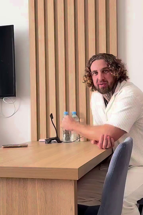 İlk üçlü seks! 2 sert yarakla yapılan bu röportaj beni çıldırttı!