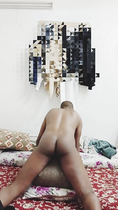 Je baise avec mon oreiller préféré