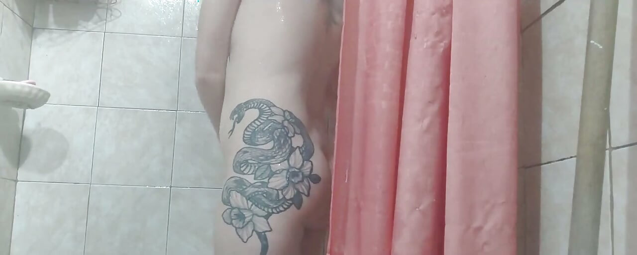 Part 2 I Continue with the Bath and This Time I Shave My Legs and Ass