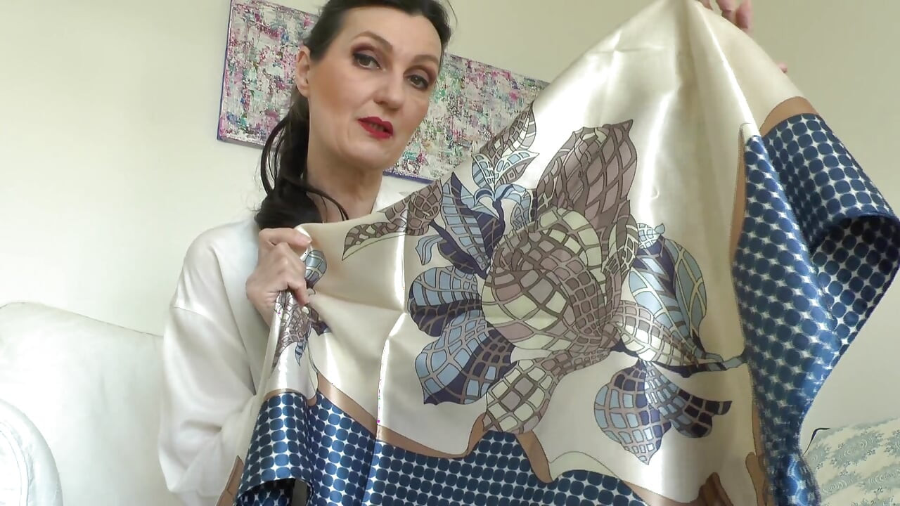Mein neuer satinschal lässt dich kommen und schwach, Schal wichsanleitung, lady victoria Valente