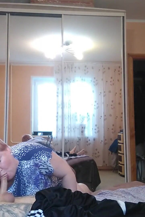 Mẹ chồng thổi kèn sau đó làm tình trong những cảnh quay khác nhau 1