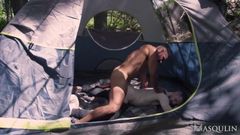 Секс без презерватива в палатке