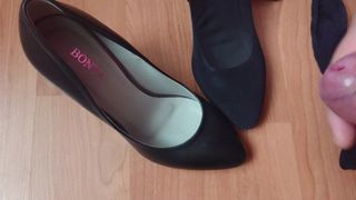 Cumshot on new secretary high heels and stockings