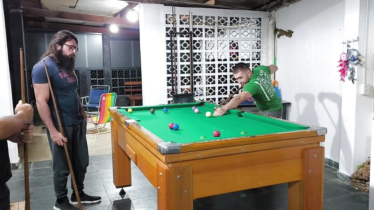 Me, Carmona, Opaido Carmona and Viking de Taubaté started a game of pool naked