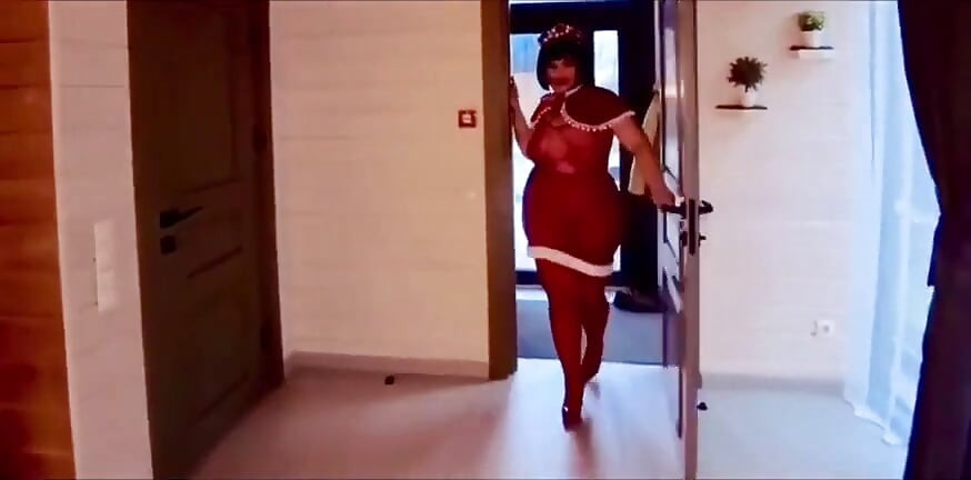 Üvey oğul Noel Baba ile Noel'i kutluyor, ateşli fantezilerini, anal ve bolca dölünü gerçekleştirmeye geldi