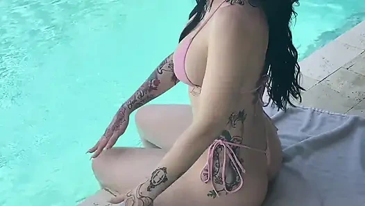 Dating, das brünette schätzchen nova cane hat ein spaÃŸes erstes mal