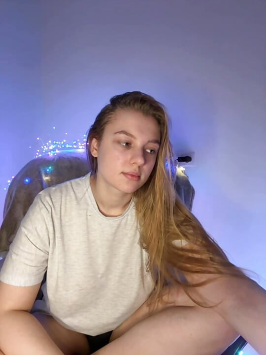 Extreme fingering in a narrow pussy