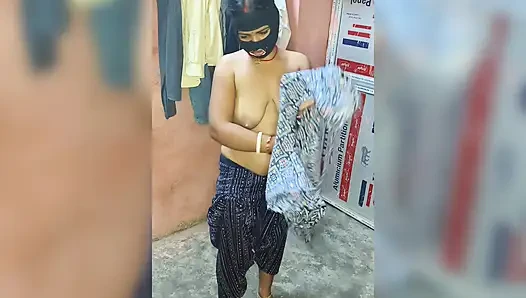 Hintli kadın ateşli bir şekilde