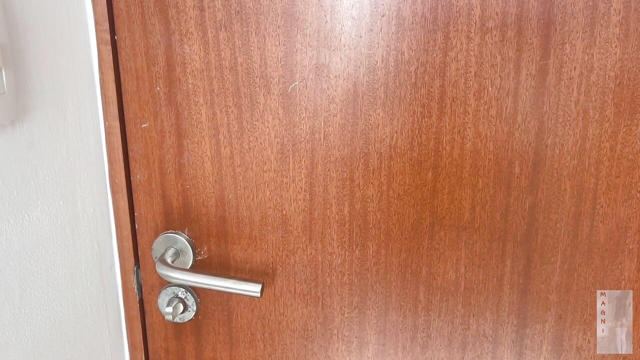 Devo Pagare Il Fattorino Della Pizza Con Le Mie Labbra