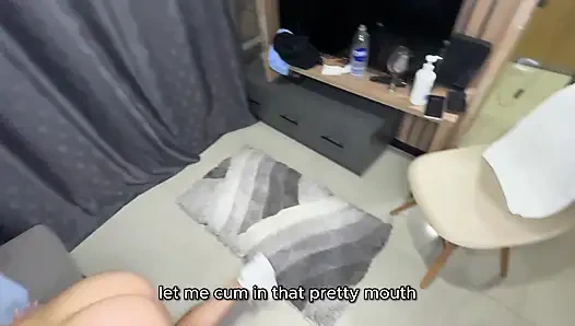 Mein Nachbar füllt meinen Mund mit Sperma, nachdem er meine Muschi in seinem Haus zerstört hat! Perspektive Carolina: Schärfe es