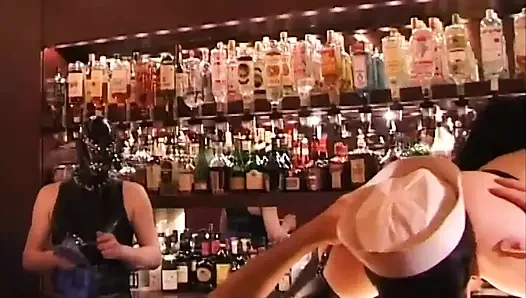 Büyük yaraklı adam götte dildoyu seviyor