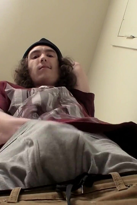 Skater Boy Empties His Cock