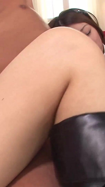 Must-see moment from "Asiatische Schulmaedchen bekommen ihre kleine engen Pussys zerstoert"