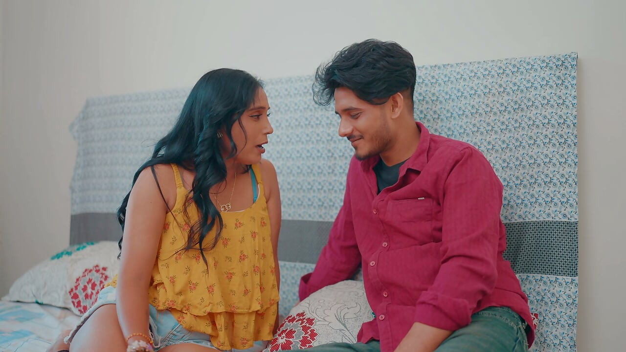 Desi sexy married Bhabhi seduce by her boyfriend while husband out of the town