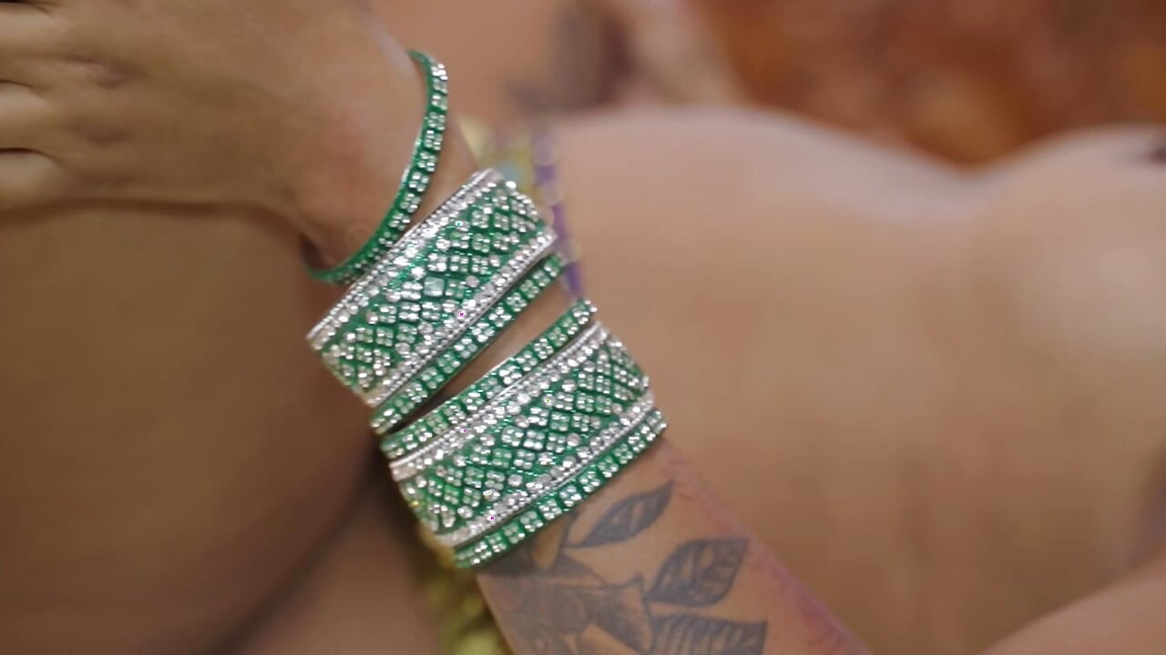 Dubai ke shekh ne bihari bhabhi ko chod diya