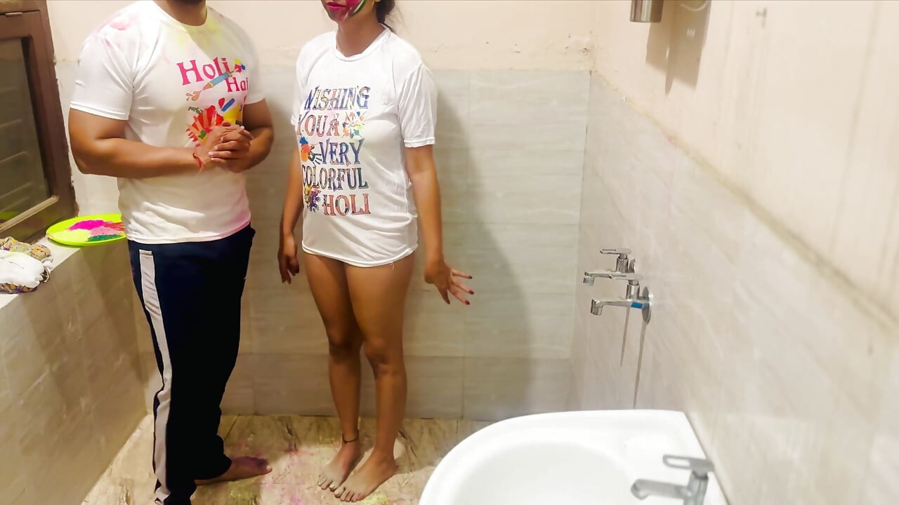 J’ai fait du travail coquin avec sa belle-sœur sur Holi, sexe en plein air