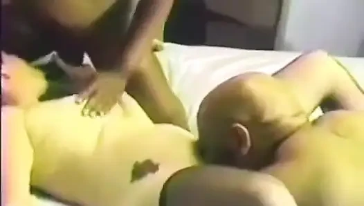 Kami semua tentang permainan cuckold milf cuckold: teman-temanku dan aku adalah swinger hardcore dan ingin bertemu