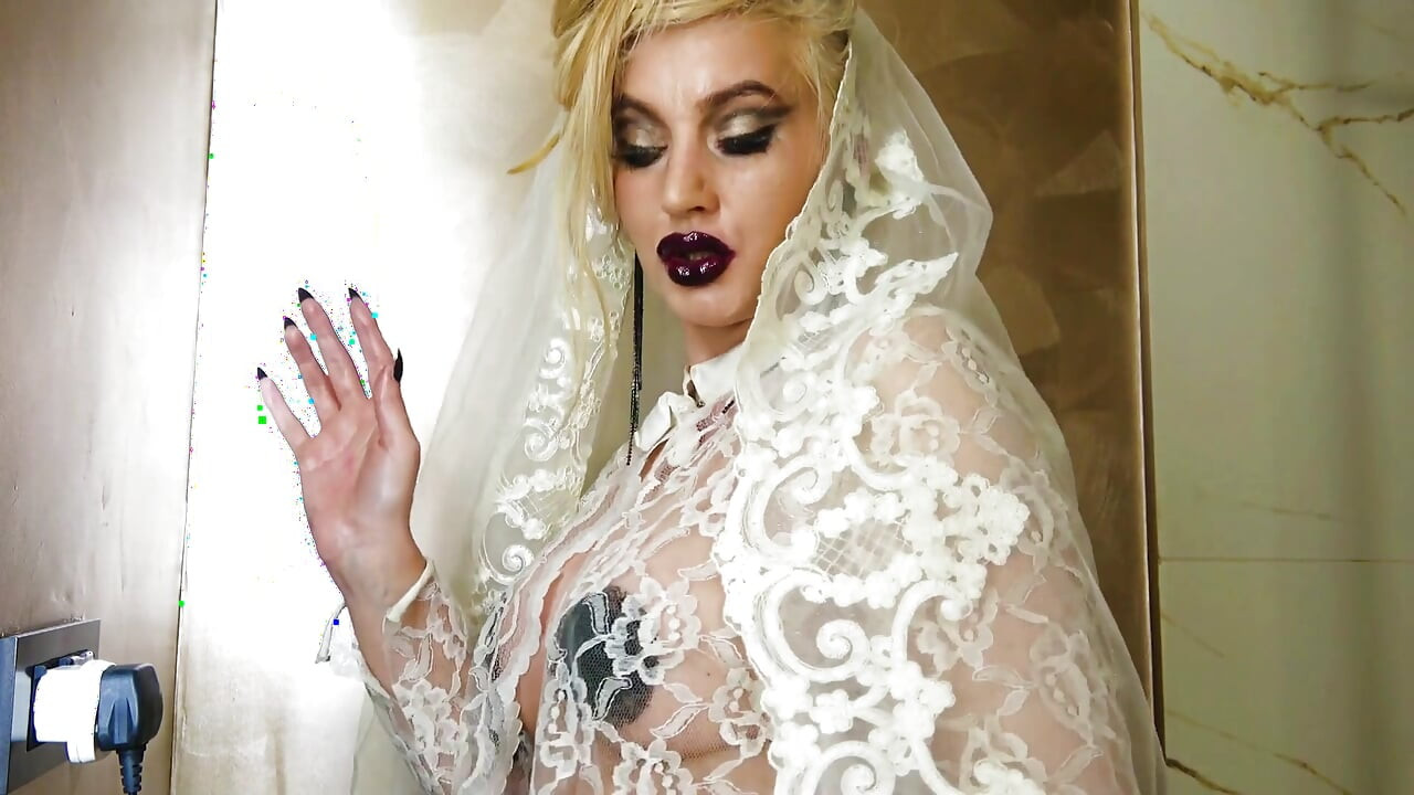 Femdom Lipstick Sexkisses