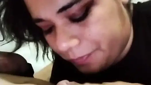 Nach einem blowjob schieben sie den schwanz in meinen arsch